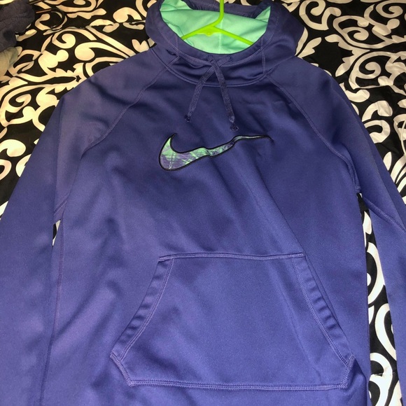 Tops - Picture 2 of 16